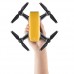 фото квадрокоптера DJI SPARK Sunrise Yellow (EU) в руке