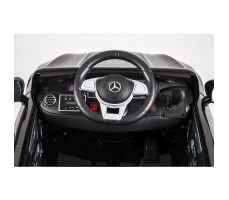 фото руля и передней панели электромобиля Barty Mercedes-Benz S63 AMG Black