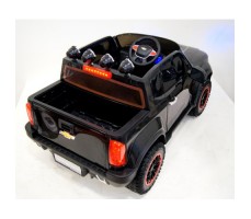 Фото электромобиля River Toys Chevrolet X111XX Black вид сзади